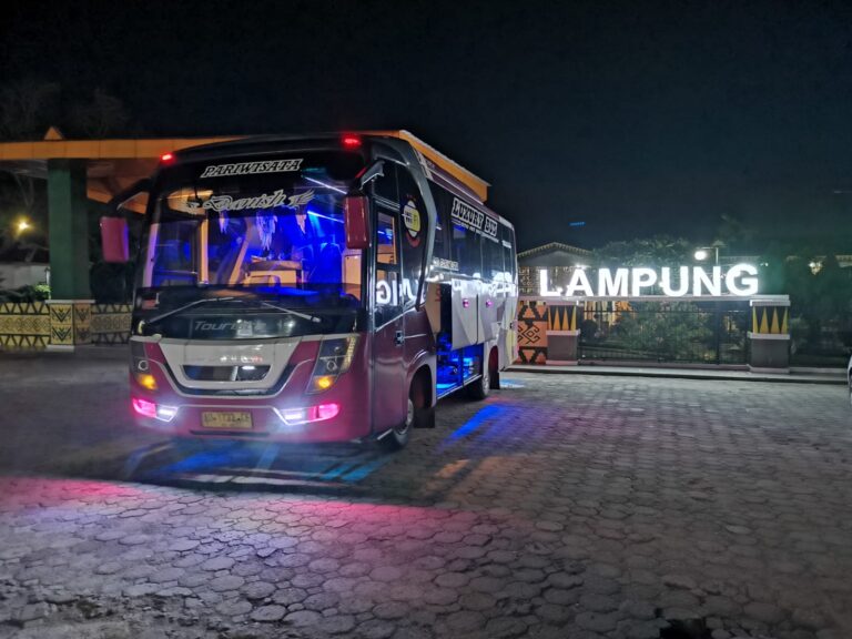 Bus-Pariwisata-Medium-Lampung-14