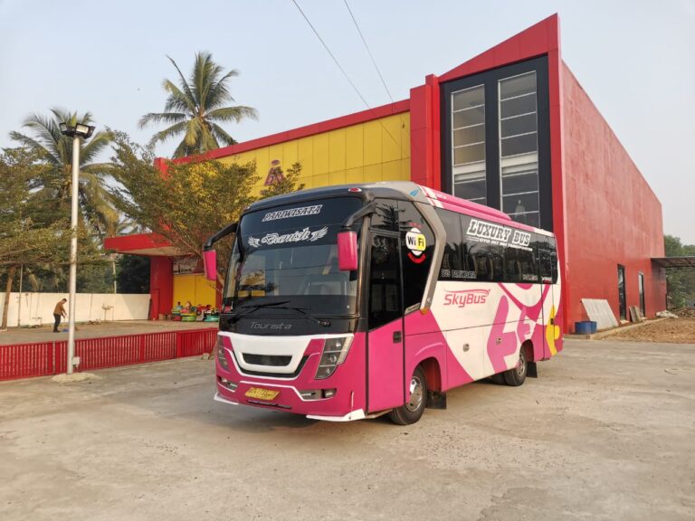 Bus-Pariwisata-Medium-Lampung-2