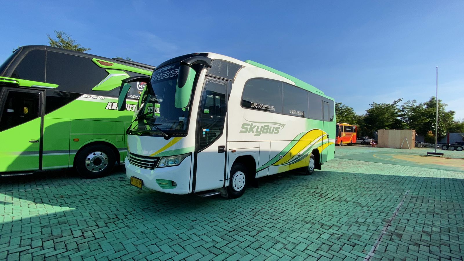 WhatsApp Image 2025-04-08 at 13.01.04